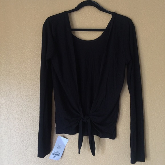 Fabletics Karen L/S Tee - Medium - new with tags - Picture 4 of 6